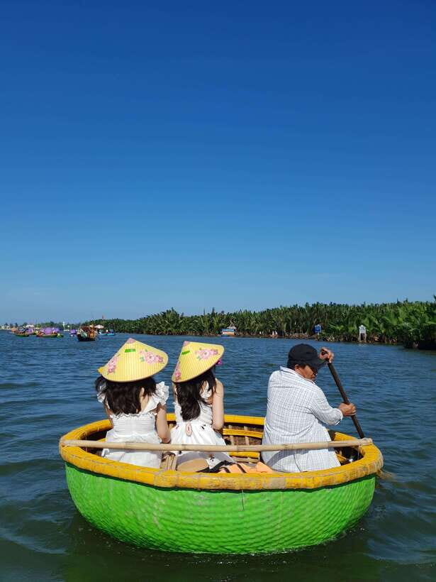Coconut Basket Boat Ride and Floating Lantern Boat by Night - When to Go in the Day: Avoid Crowds and Time Your Net-Casting View