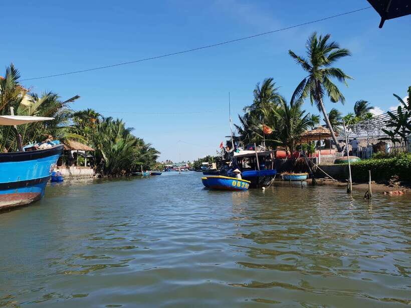 Coconut Basket Boat Ride and Floating Lantern Boat by Night - What’s Included on the Basket Boat: The Small Stuff That Improves Comfort