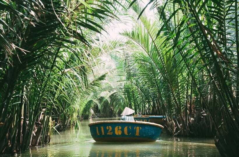 Coconut Basket Boat Ride in Hoi An - Activities on the water: net casting, crab fishing, and learning to row