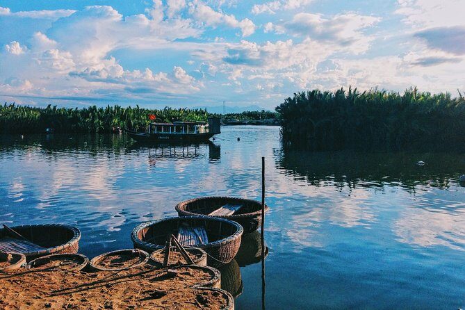 Countryside bike tour, basket boat and cooking class - Why This Bike + Boat + Cooking Combo Works in Hoi An