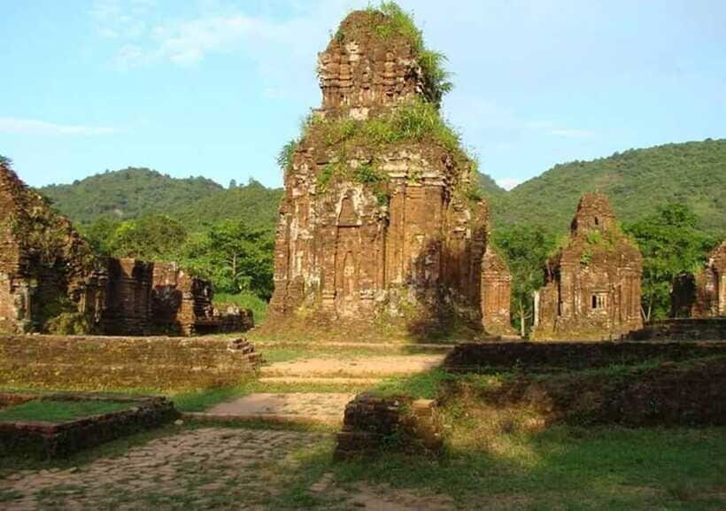 From Danang: Shuttle bus Danang- My Son - Hoi An - Danang - English driver support: helpful, but match your expectations