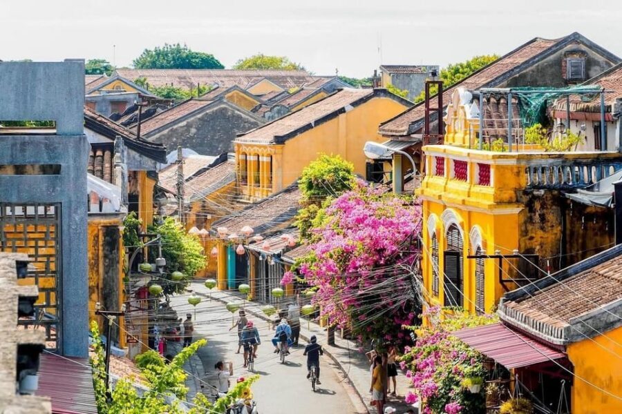 From Hoi An/ Da Nang: Hoi An City Tour & Release Lanterns - Museum time in a 150-year-old Chinese merchant house