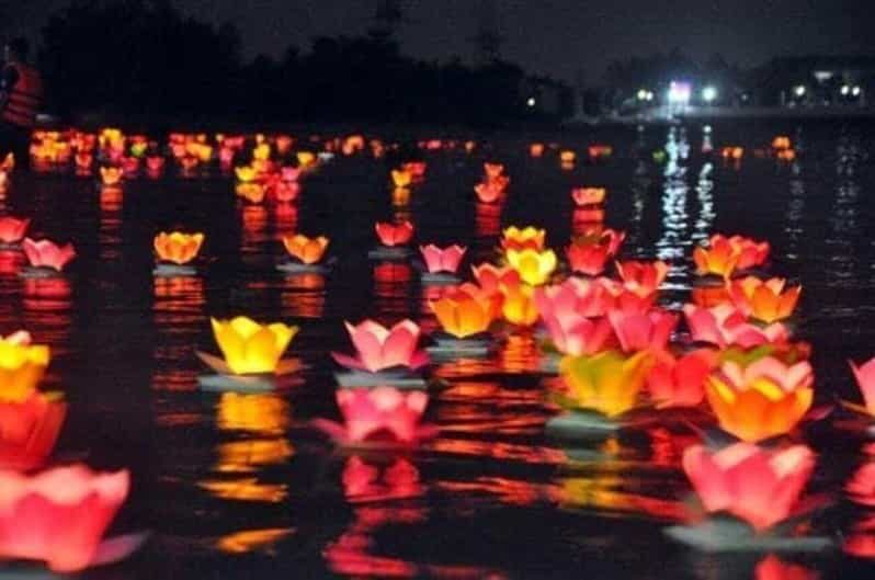Hoai River Boat Trip with Release Lantern in Hoi An by Night - Sailing the Hoai River at night: what you see from the water