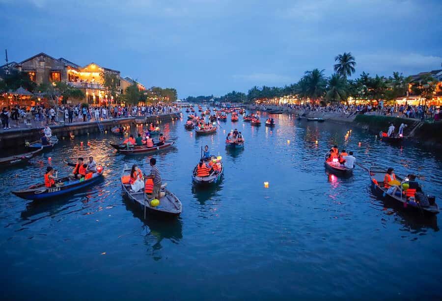 Hoi An: Boat Ride on Hoai River & Release the Flower Lantern - What you do with the lantern: light, pray, release