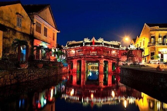 Hoi An City By Night And Release Paper Latern On Hoài river - Food Tastings: Street Food Context, Not Just Random Bites