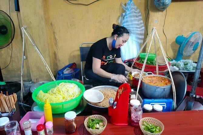 Hoi An Hidden Gem- Local Food- Lantern Making- Tailoring - The mini food tour: cao lau and white rose dumplings