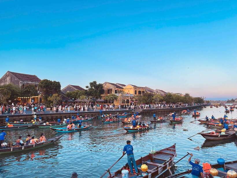 Hoi An: Hoai River Boat Ride with Flower Lantern Release - Lantern Release Moment: The Good-Luck Wishes Part