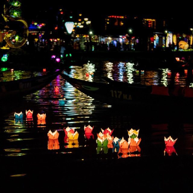 Hoi An : Hoai River Boat Trip by Night and Floating Lantern - Meeting at the Kazimierz Kwiatkowski Bust and walking into the Old Town