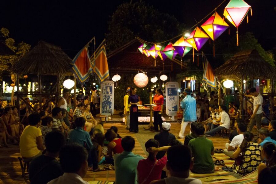 Hoi An Nighttime Heritage Experience - Hoi An Night Market: shopping with a purpose