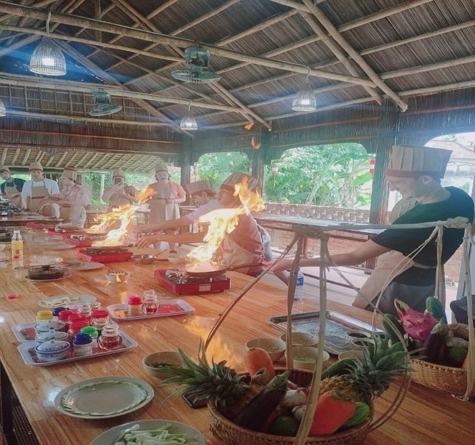 Hoi An:Traditional Cooking Class with Cam Thanh Local Family - Welcome tea, lunch or dinner, and eating with your group