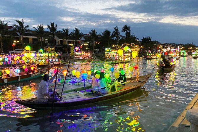 HoiAn Walking Tours Night market, Colourful Lanterns, Boat Ride - Getting Oriented in Hoi An Ancient Town (Late-Day Walk)