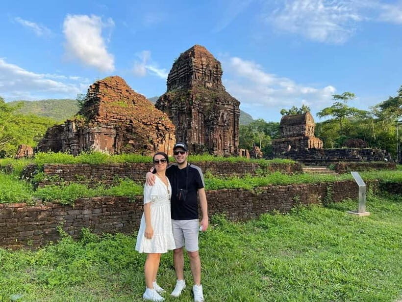 MY SON SANCTUARY - RICE PAPER MAKING DELUXE TOUR FROM DANANG - The morning pickup and ride: easier than playing taxi roulette